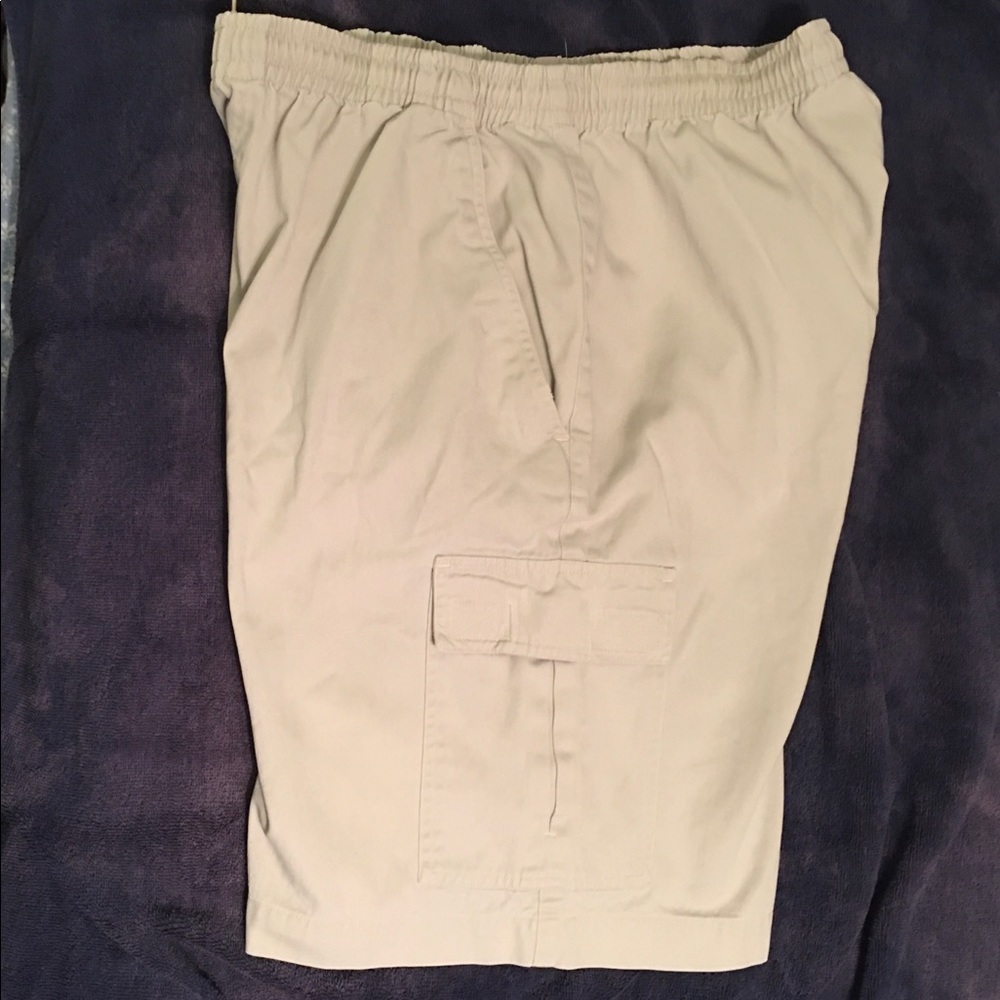 Men’s Colorado Cargo Shorts NWOT